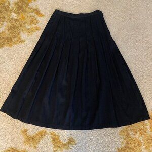 Unbranded Hip Stitch Pleated Skirt. Sz 10. Poly/Rayon Blend. Navy or Black? B77